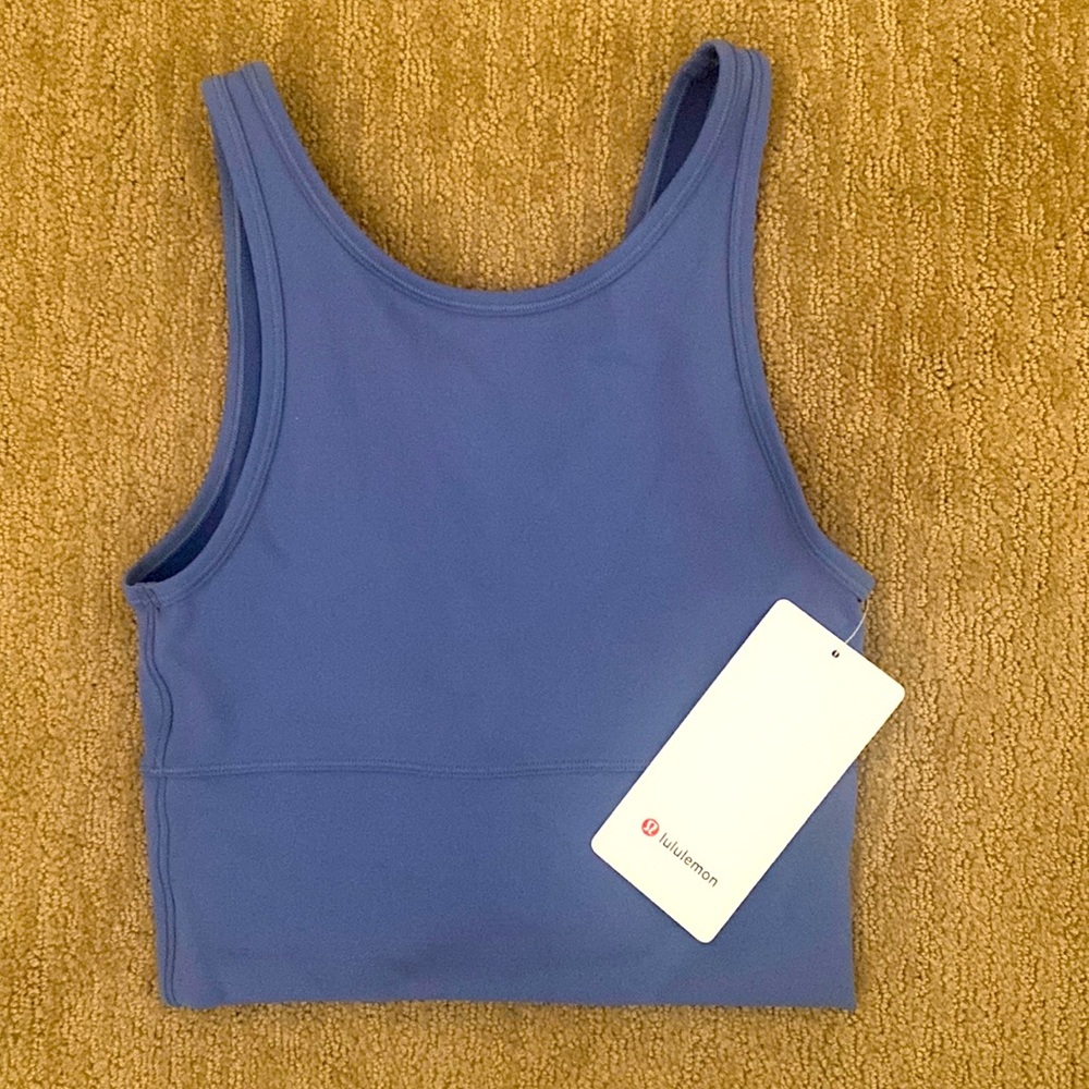BNWT Lululemon Power Pivot tank Water Drop (size 4)